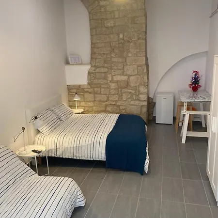 Arco Del Priore * Trani