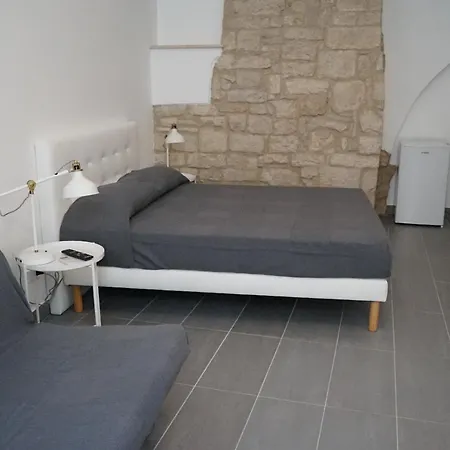 Arco Del Priore 트라니